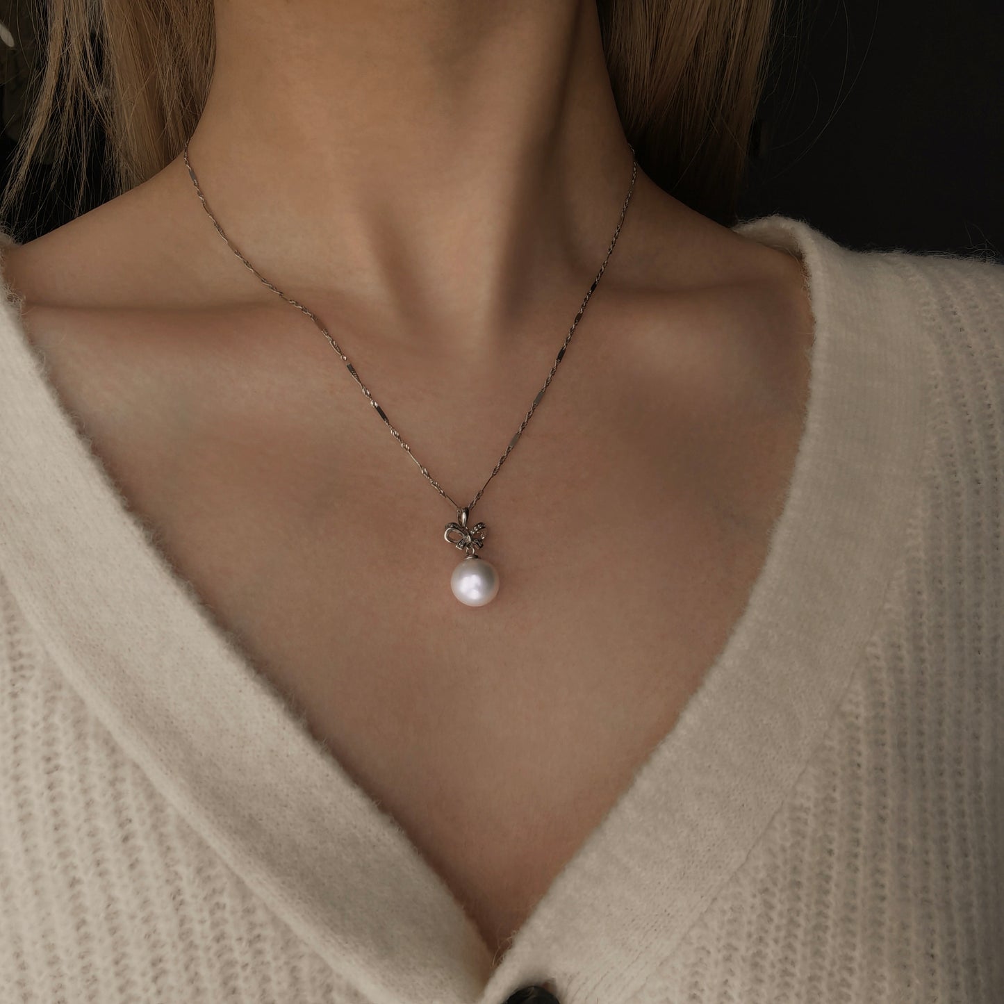10.0-11.0mm Freshwater Pearl Amoria Pendant