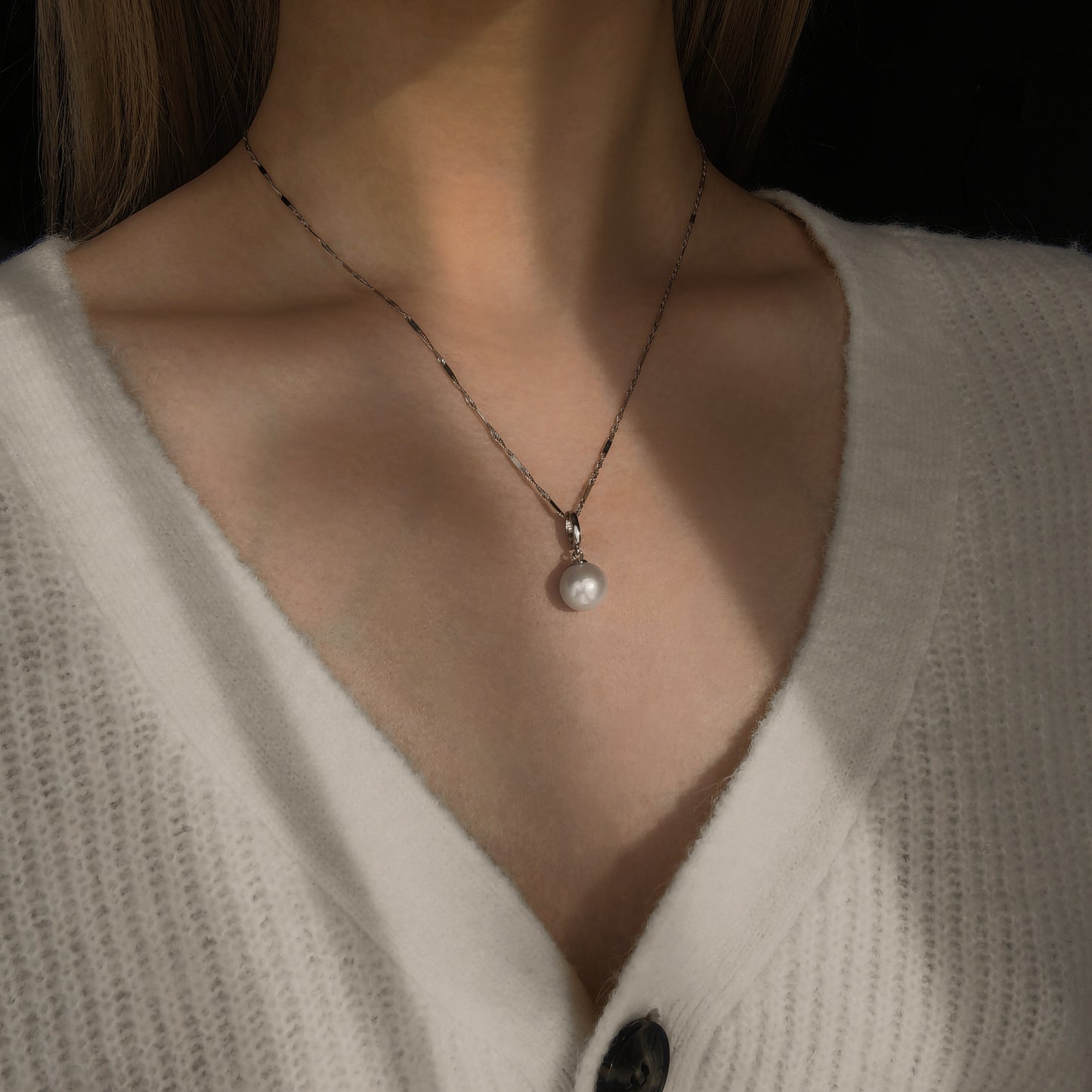 10.0-11.0mm White Freshwater Pearl Classic Pendant